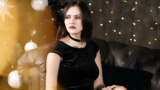  KeiraBlackCat is the lovely 18-year-old model, who gives off a rebel...